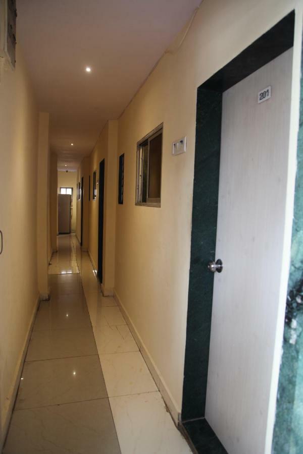 Omega Residency Hotel Mumbai  Buitenkant foto